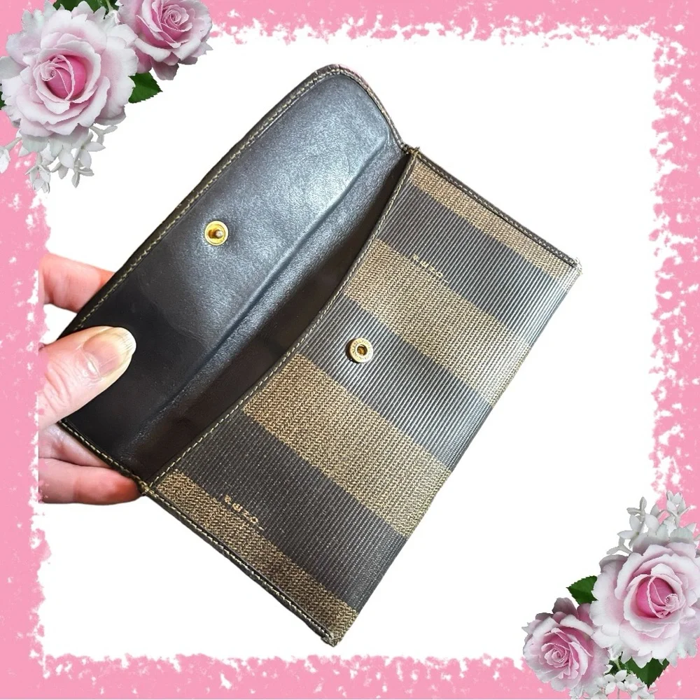 🎀Host Pick🎀 Fendi 1980’s Pecan Beige Pattern Penguin Continental Wallet - Picture 6 of 9